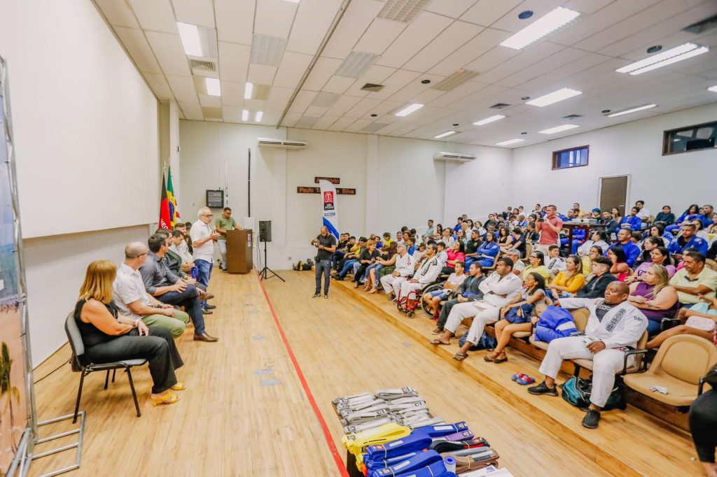 CJJ - Escola de Lutas - Nosso mestre @carrilhojj sagrou-se Campeão