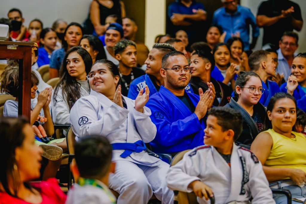 CJJ - Escola de Lutas - Nosso mestre @carrilhojj sagrou-se Campeão