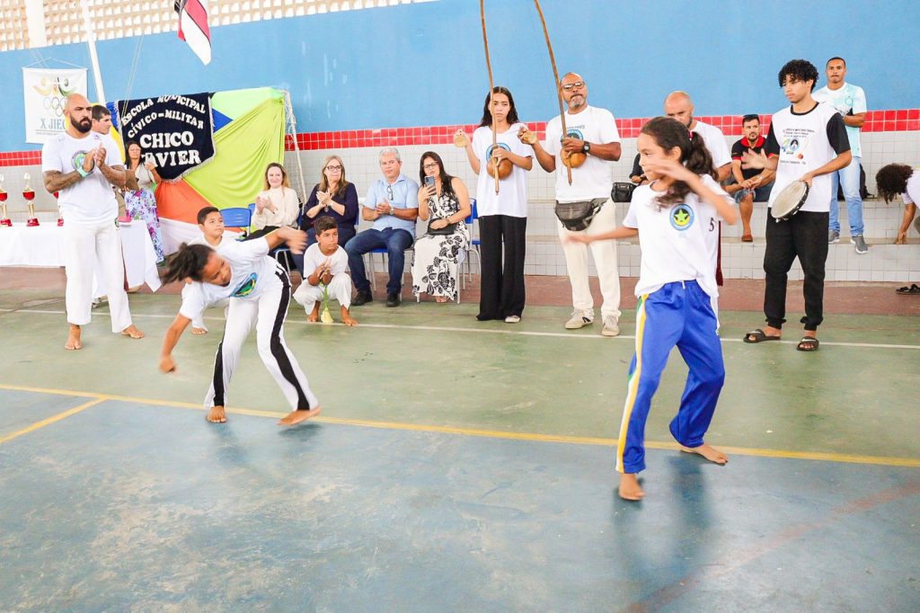 Alegria e torcidas organizadas marcam abertura dos jogos internos