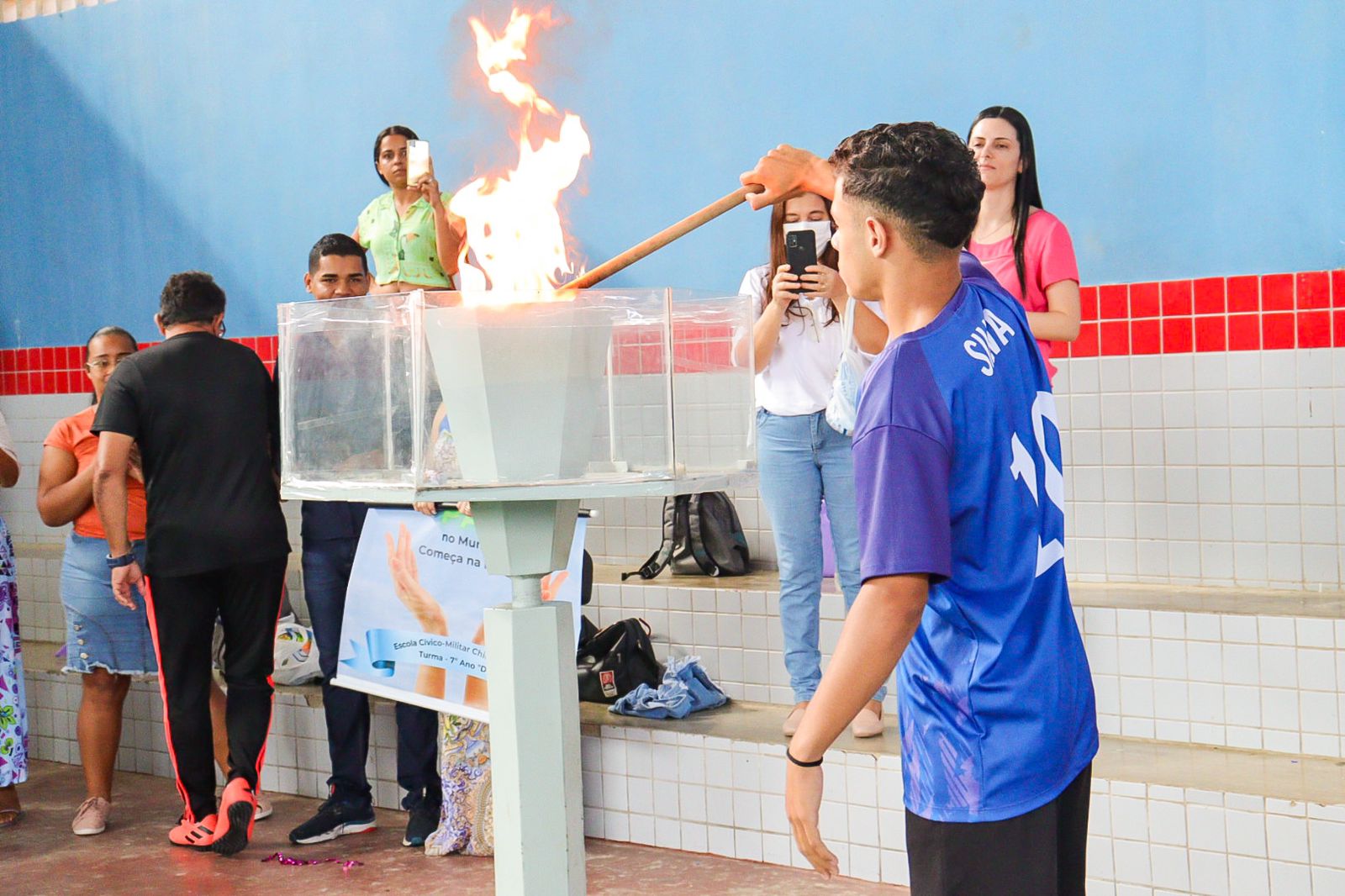 Alegria e torcidas organizadas marcam abertura dos jogos internos da Escola  Chico Xavier