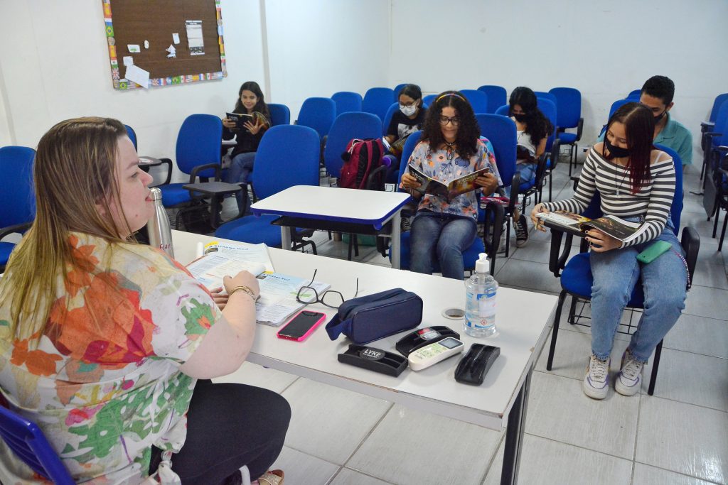 Núcleo de Línguas do Câmpus de João Pessoa oferece curso de Espanhol  voltado para pessoas com mais de 55 anos