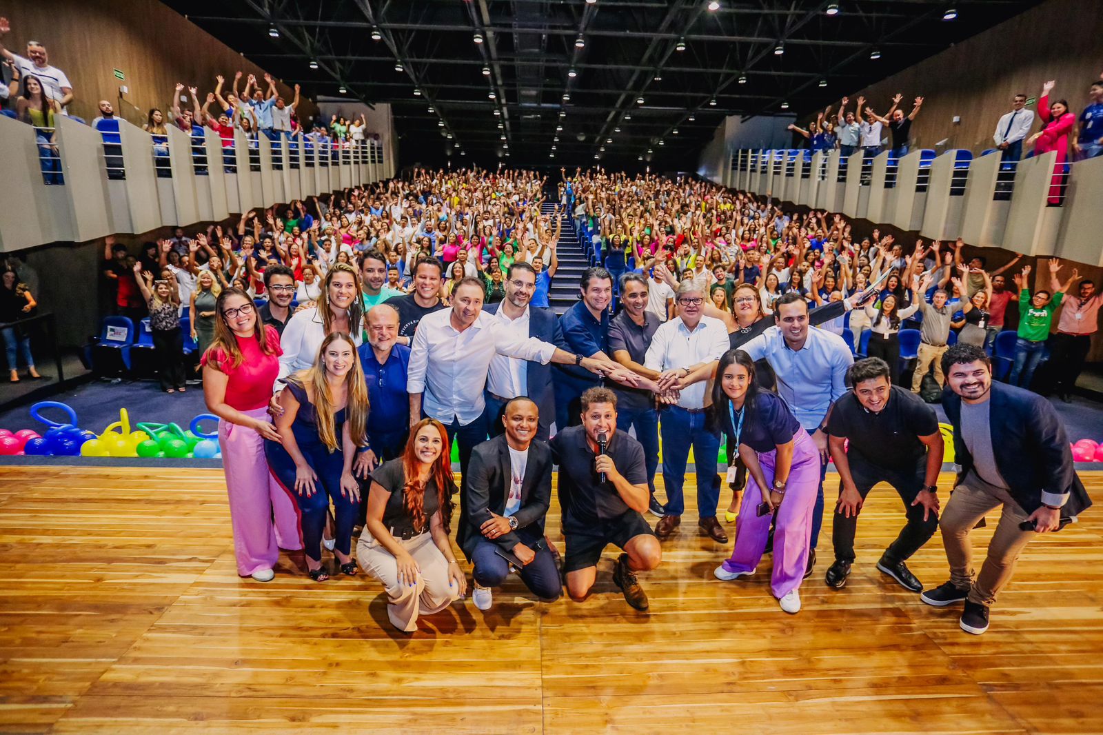 Prefeito Leo Bezerra destaca momento oportuno que João Pessoa vive com  novas empresas e empregos - AeC