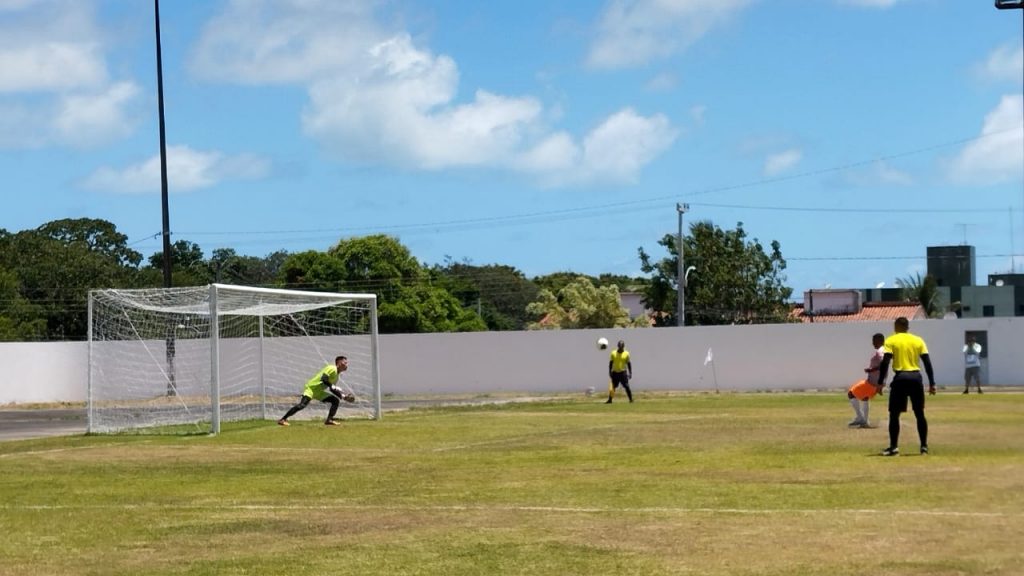 Futebol ao vivo (16/11): Onde assistir os jogos de hoje - Diário