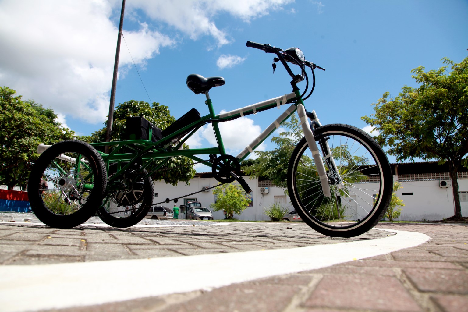 Emlur entrega triciclos elétricos de carga para associações de coleta  seletiva nesta quarta-feira