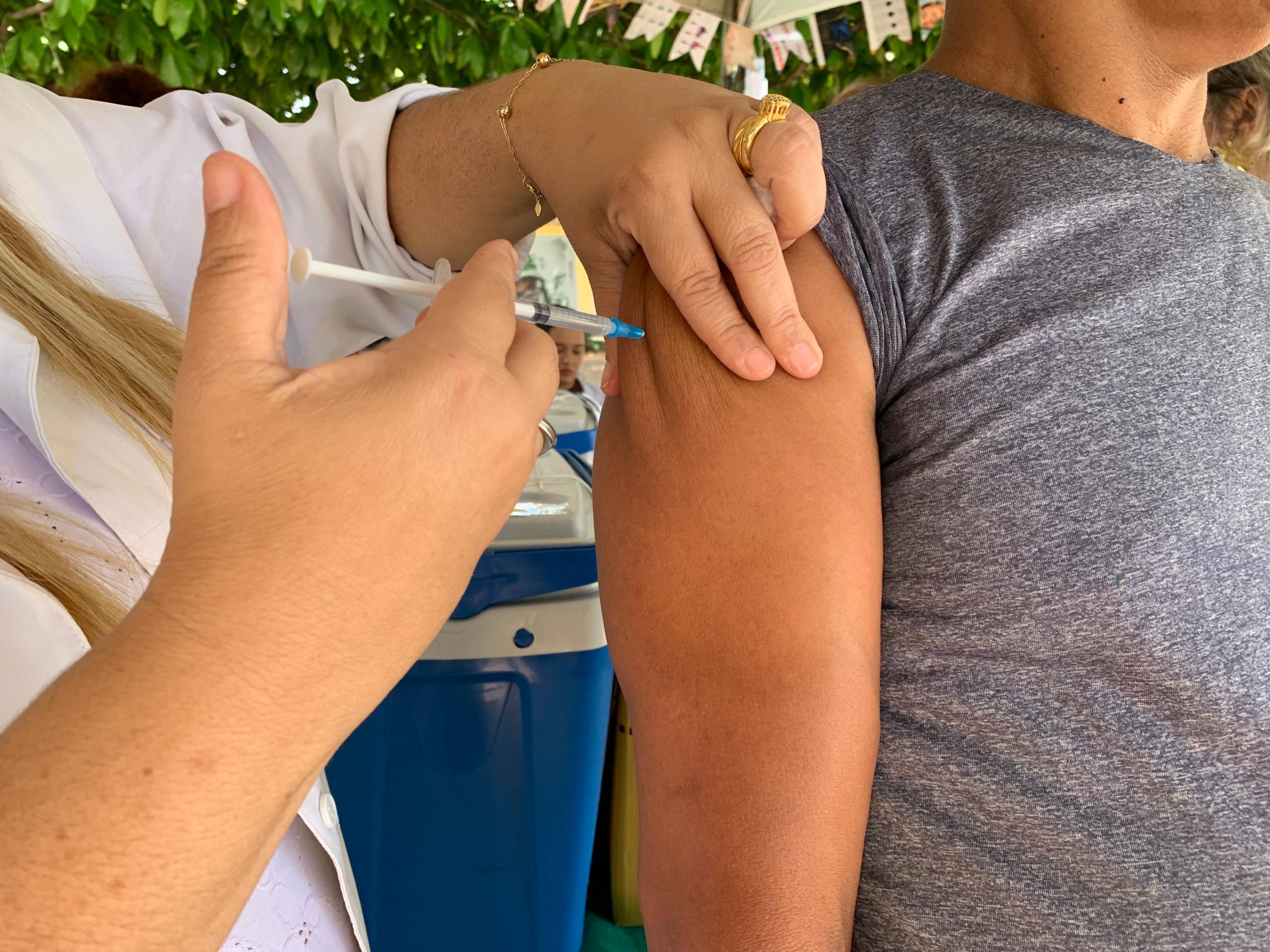 Prefeitura mantém funcionamento de pontos extras de vacinação durante feriado e ponto facultativo