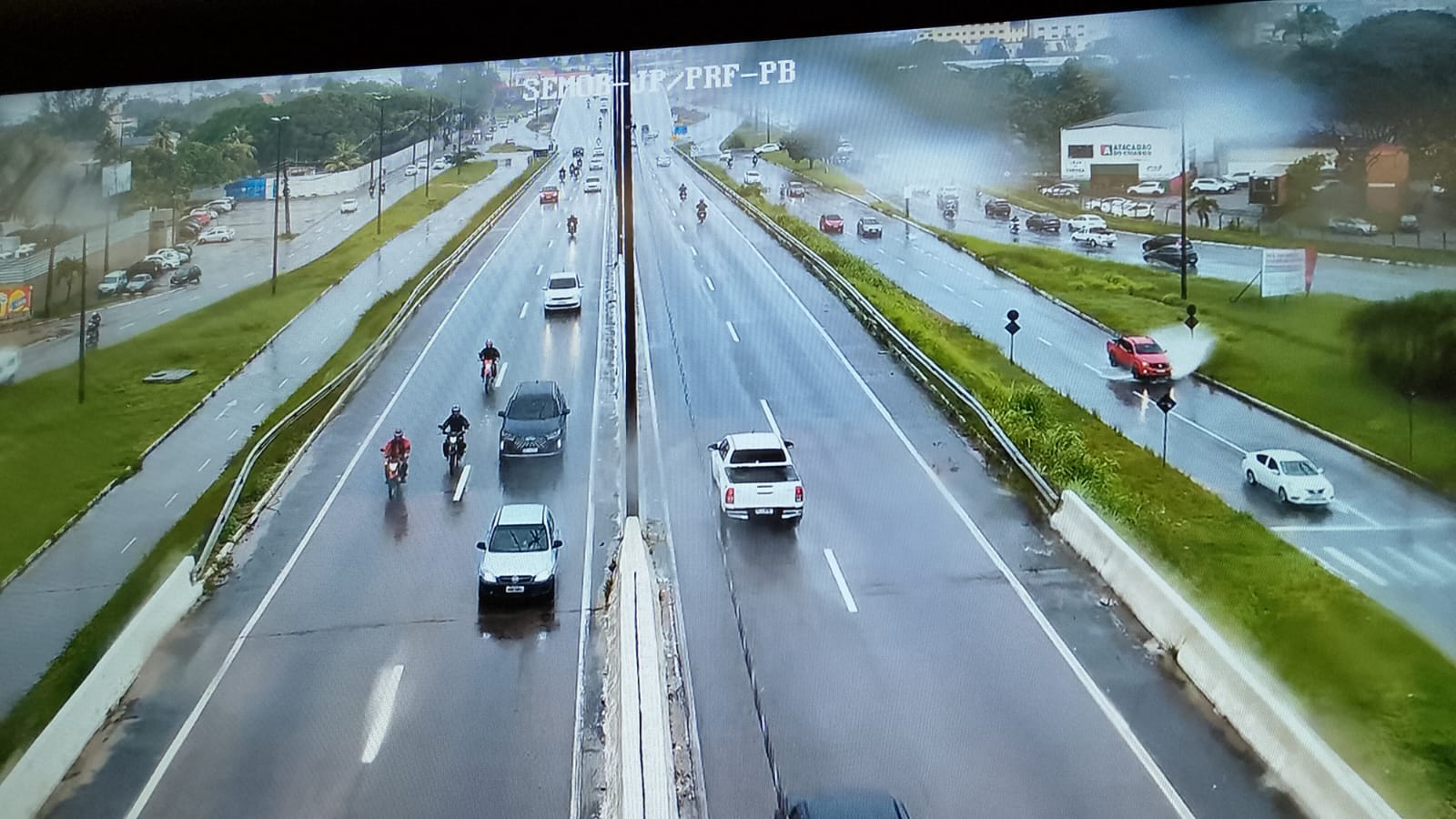 Defesa Civil coloca equipes em estado de atenção após alerta de chuvas intensas