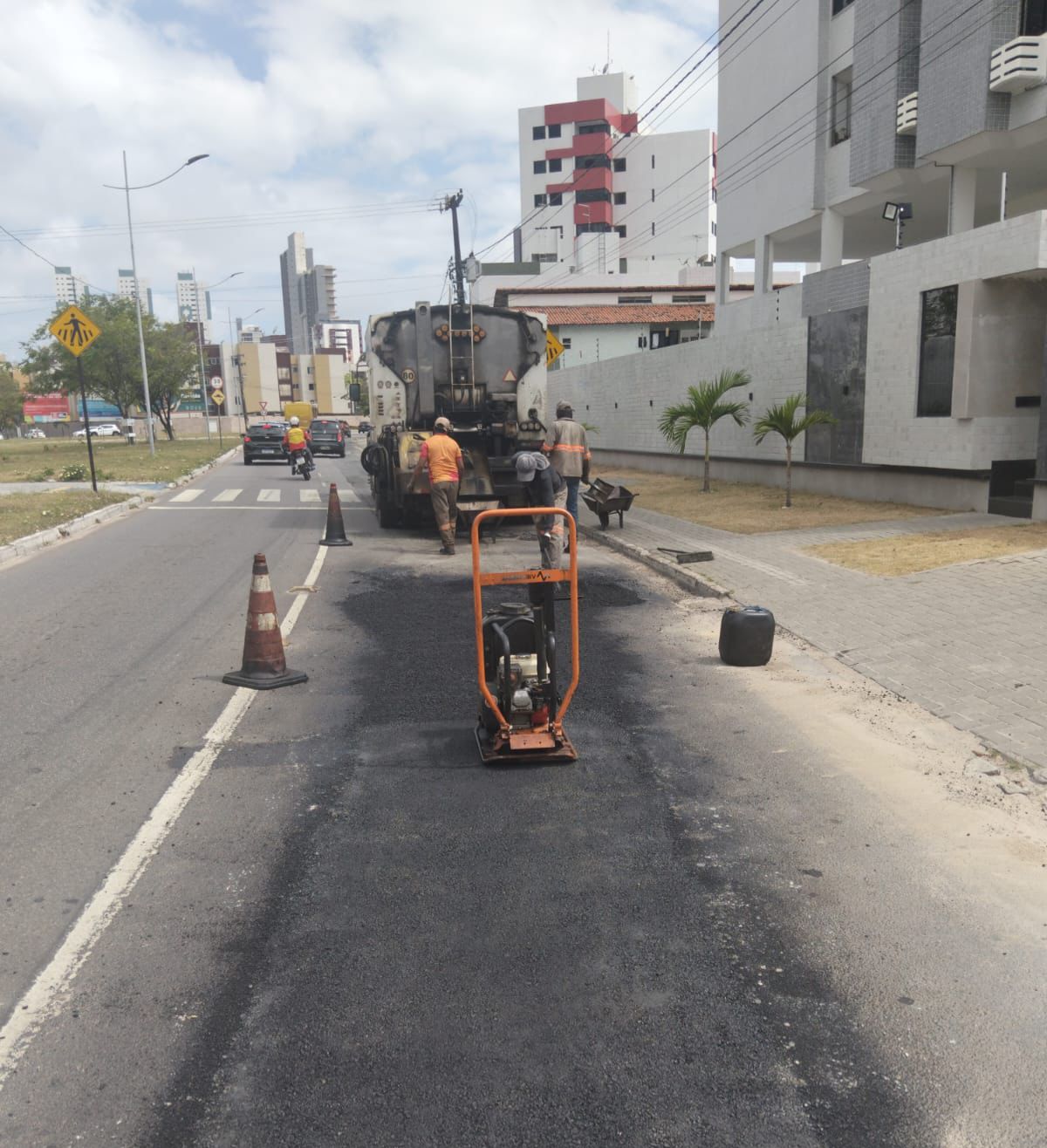 Equipes da operação tapa-buraco estarão atuando em 19 bairros nesta segunda-feira