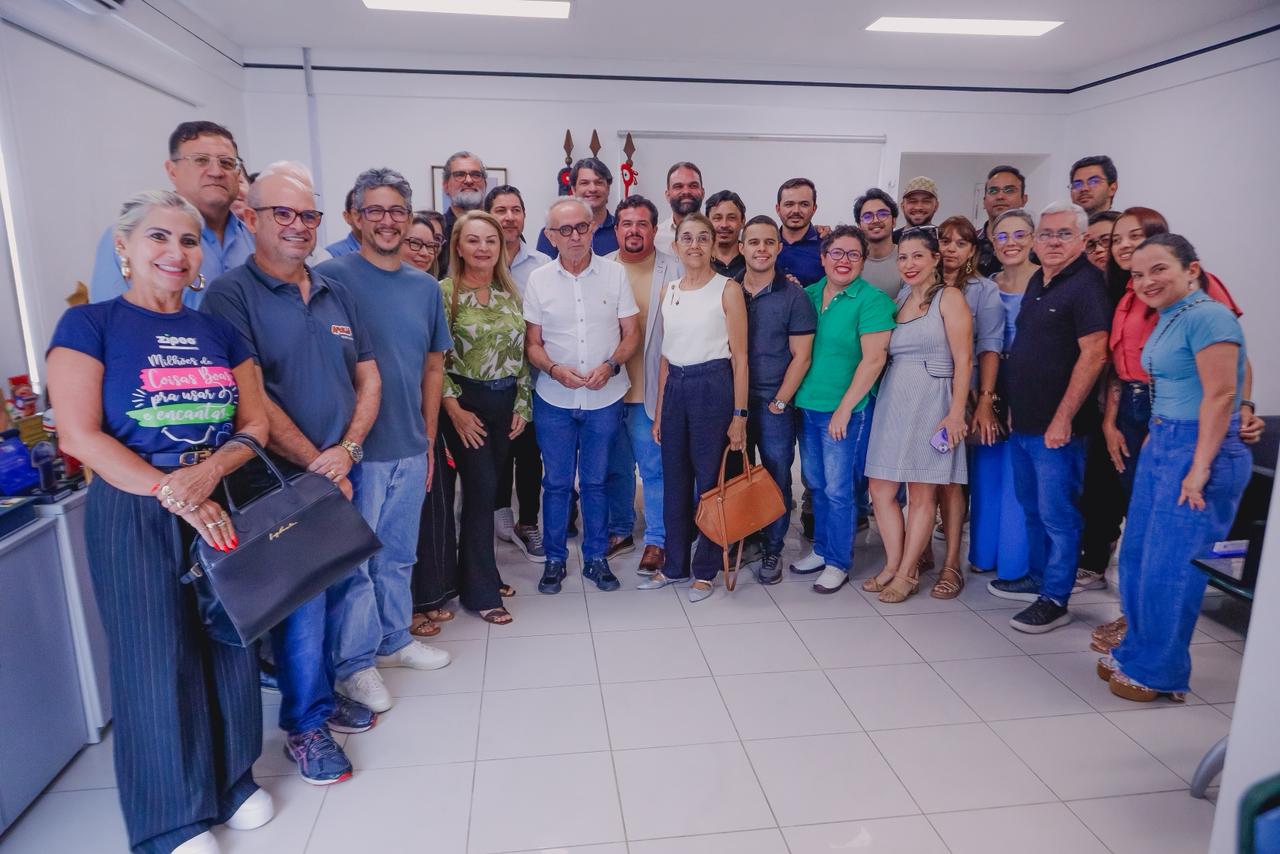 Cícero Lucena anuncia liberação de alvará para polo de confecções em Mangabeira e projeta geração de 2 mil empregos