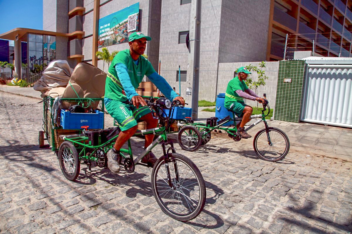Coleta seletiva da Emlur já recolheu mais de 5,6 mil toneladas de materiais recicláveis em 2025