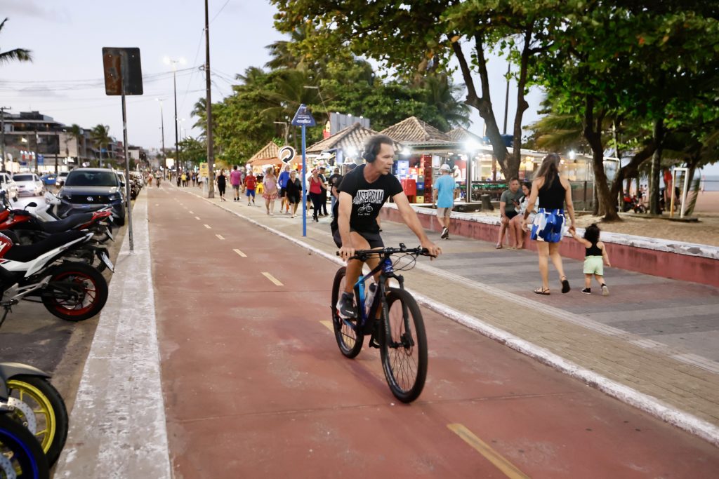 Prefeitura incentiva população a abandonar o sedentarismo com ações em praias, parques e praças