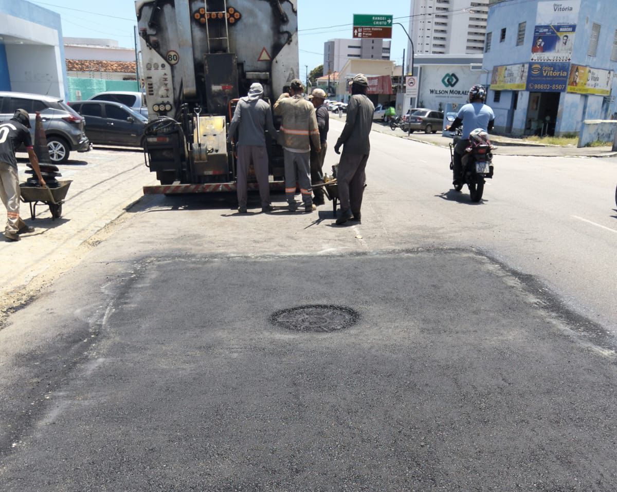 Trinta bairros de João Pessoa vão receber serviços de tapa-buraco nesta quinta-feira