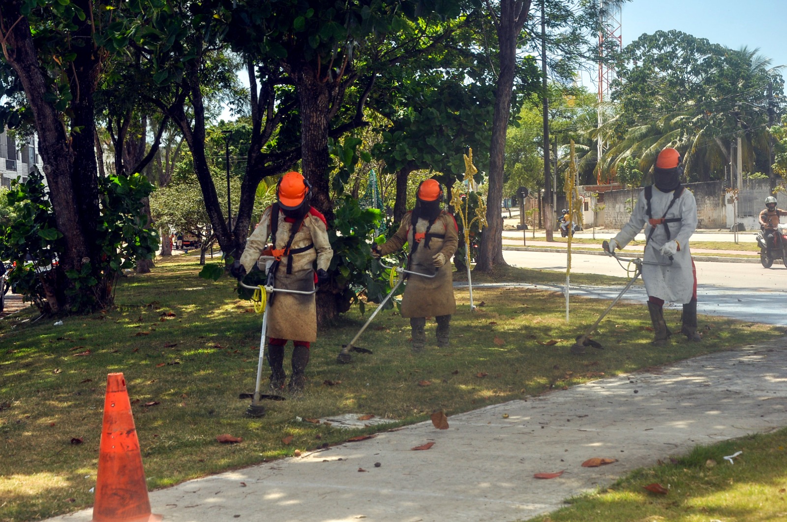 Emlur intensifica ações de conservação em diversos bairros da Capital, nesta quinta-feira