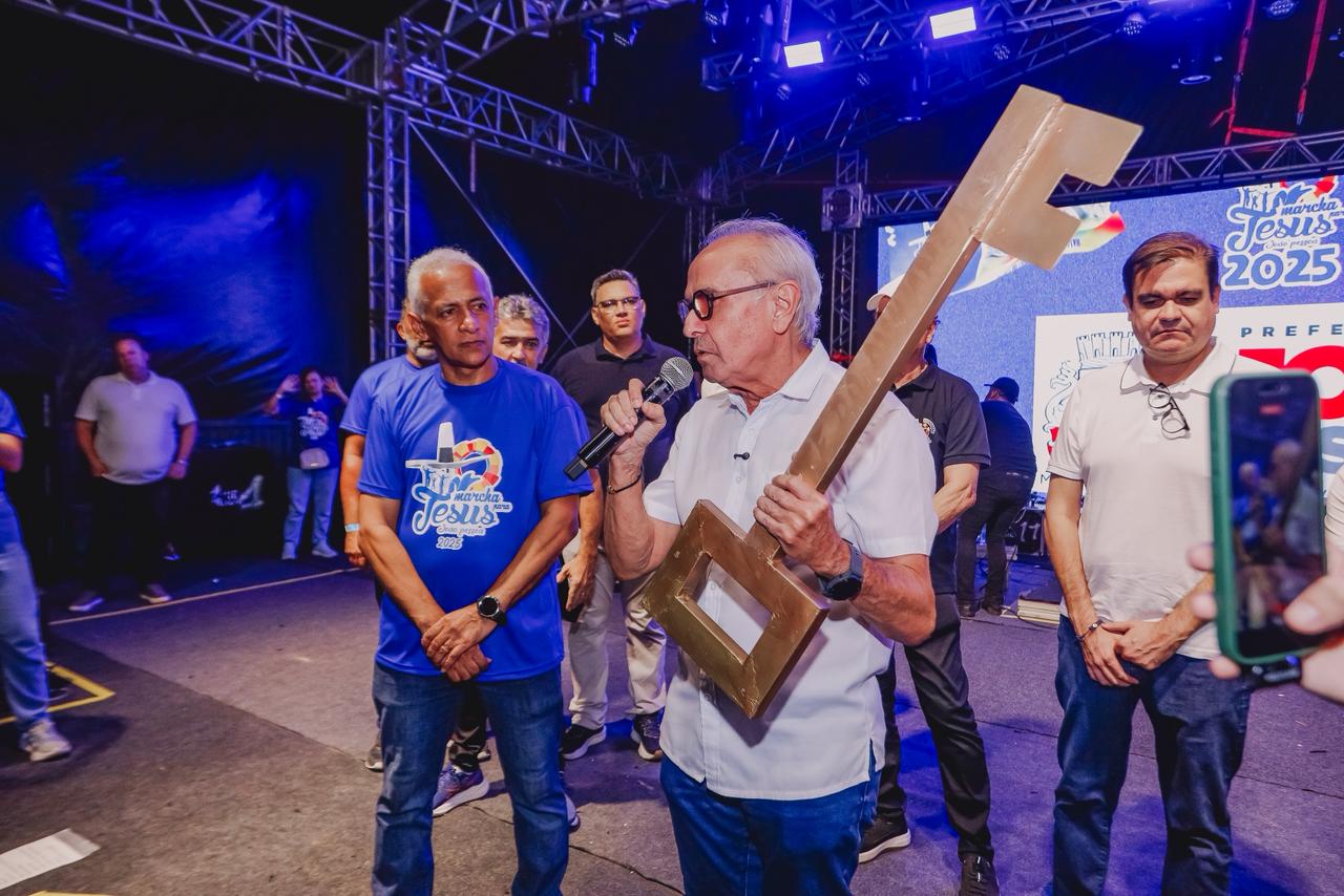 Cícero Lucena celebra fé e união de várias denominações cristãs durante a Marcha para Jesus