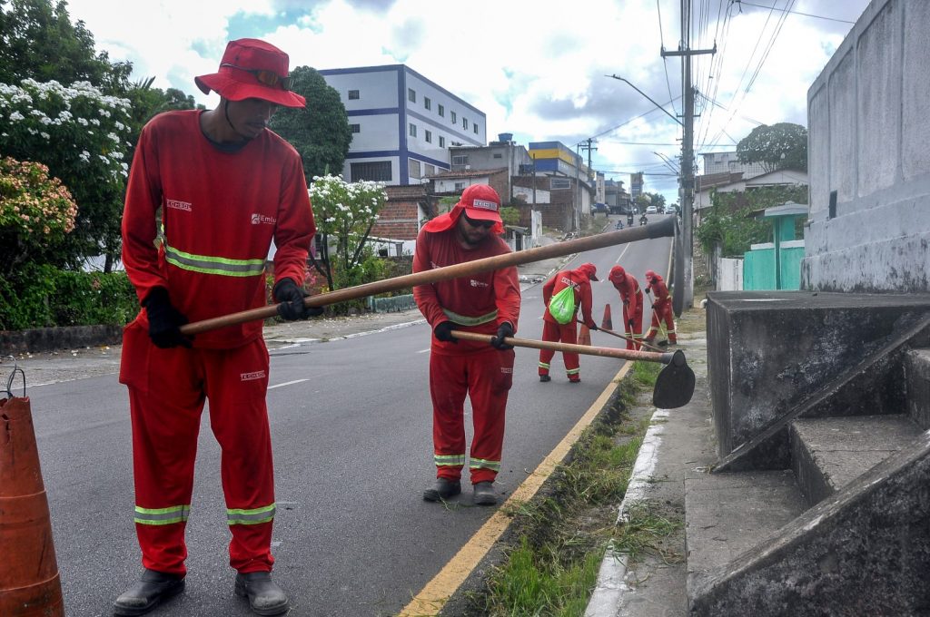 Emlur mantém serviços diários e reforça operacional para eventos natalinos na cidade