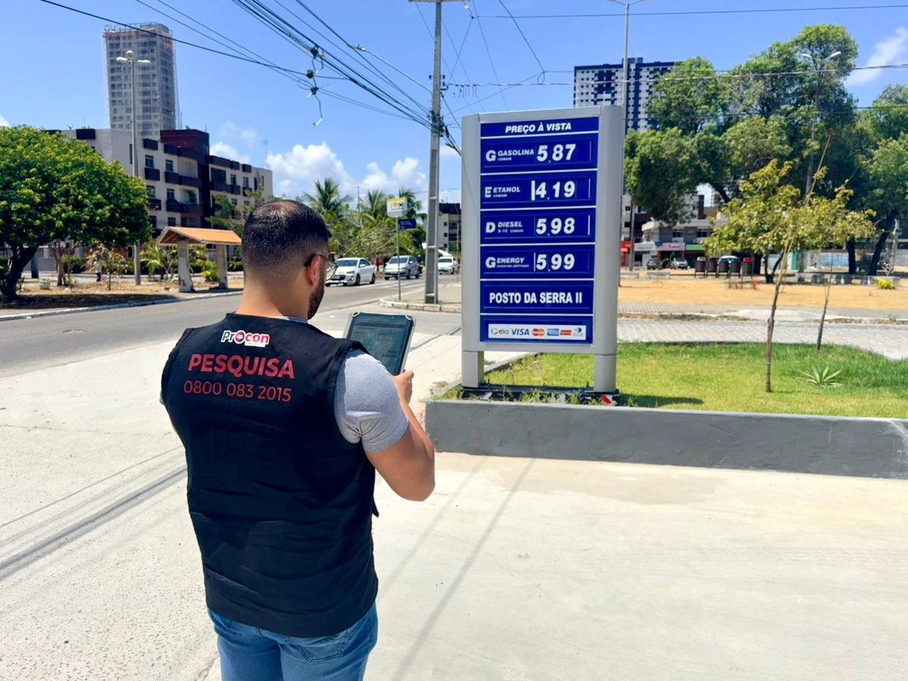 Pesquisa do Procon-JP registra que menor preço da gasolina comum é de R$ 5,76 Pesquisa do Procon-JP registra que menor preço da gasolina comum é de R$ 5,76