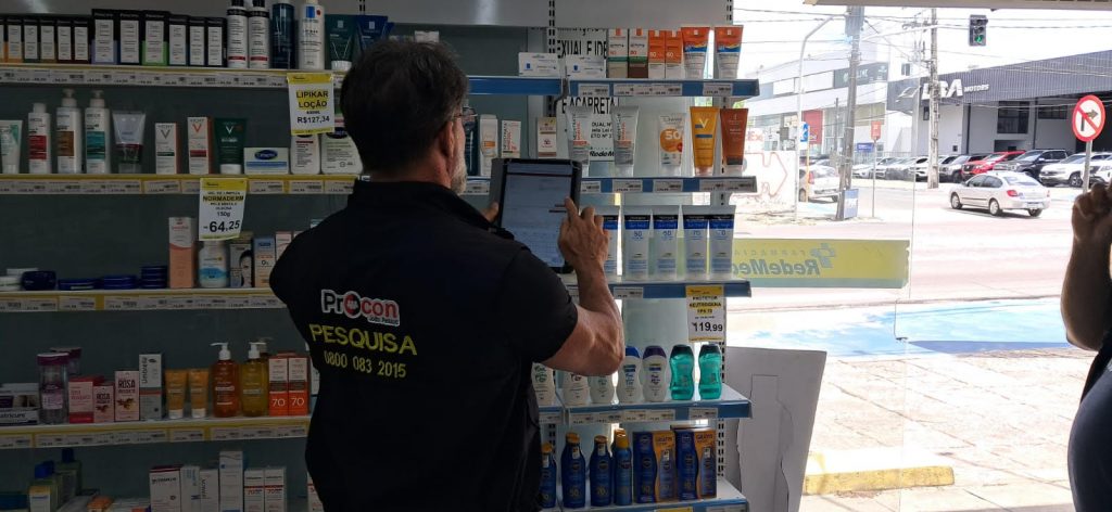 Procon-JP encontra preço do protetor solar com diferença de até R$ 49,91 nas farmácias da Capital