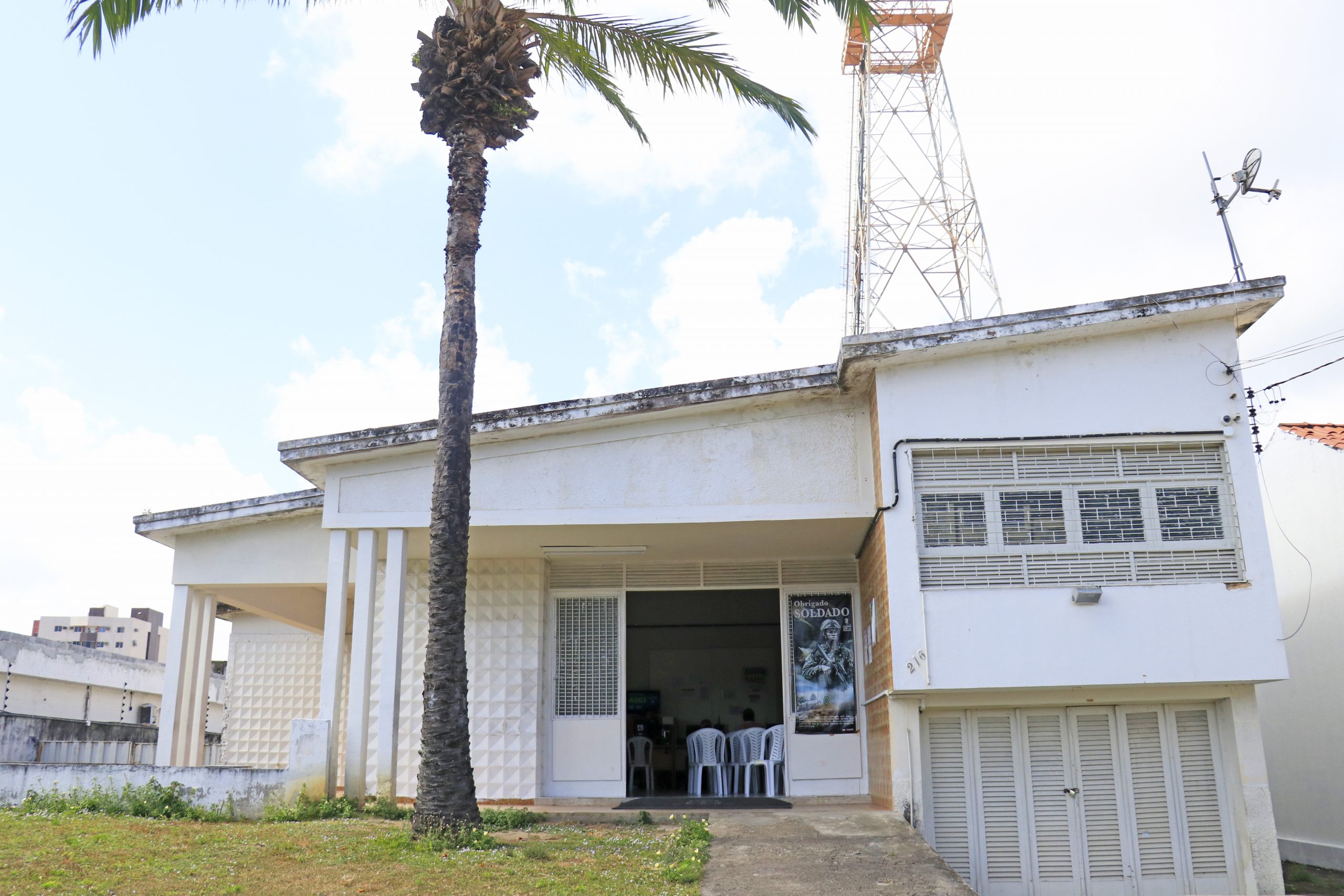 Jovens nascidos em 2008 podem se alistar de forma presencial a partir desta segunda-feira