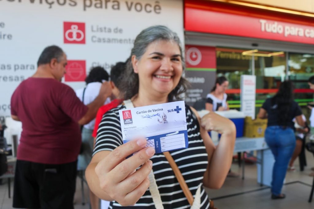Pontos móveis ampliam acesso a vacinação e garantem mais de 96 mil doses aplicadas em 2025