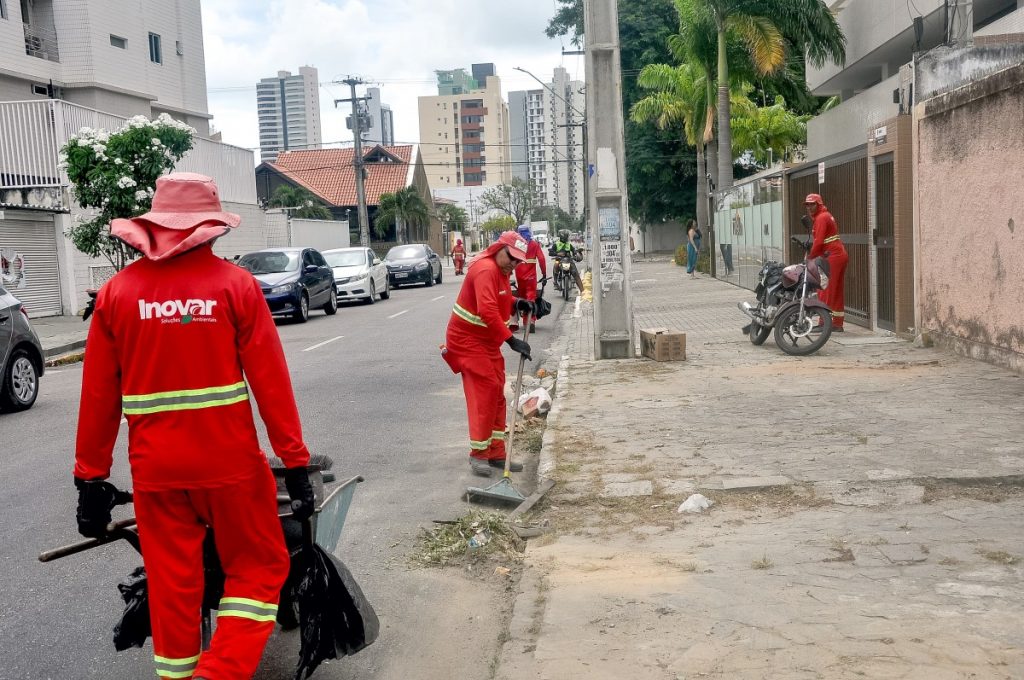 Emlur mantém serviços de conservação e coleta domiciliar mesmo durante as festividades de fim de ano