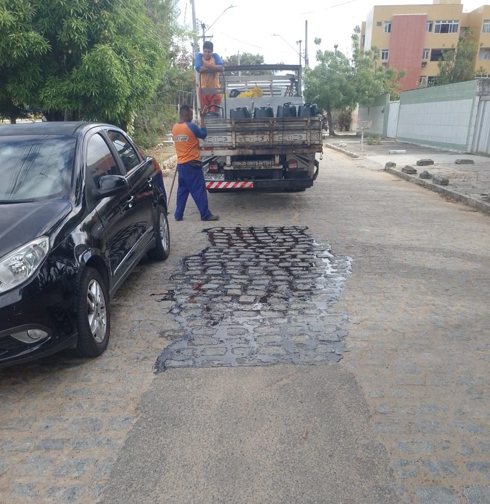 Seinfra inicia semana com serviços de manutenção em 20 bairros de João Pessoa
