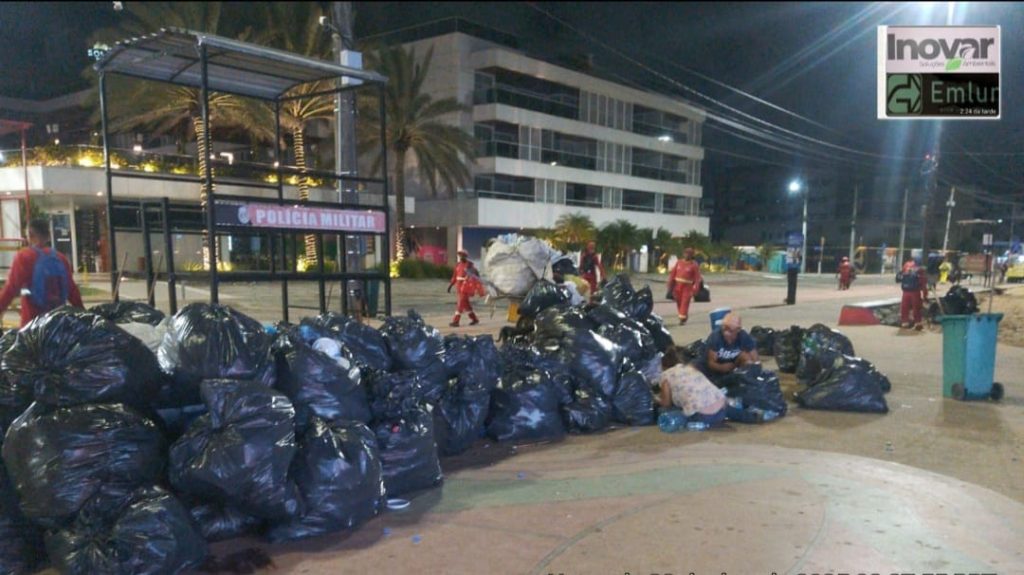 Operação de limpeza da Emlur recolhe 57 toneladas de resíduos entre as praias de Manaíra e Cabo Branco