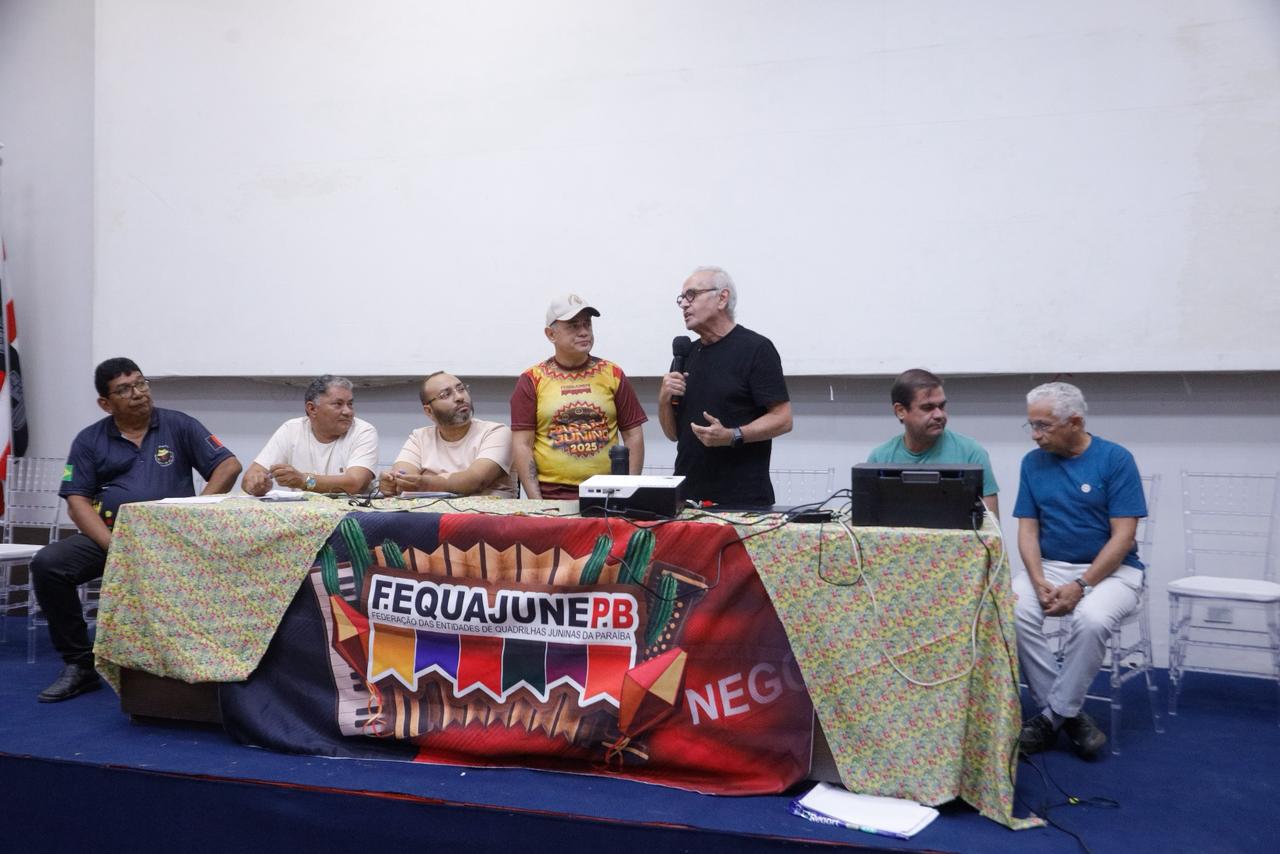 Cícero Lucena se reúne com representantes das quadrilhas juninas da Paraíba e garante apoio à edição 2026 do concurso na Capital