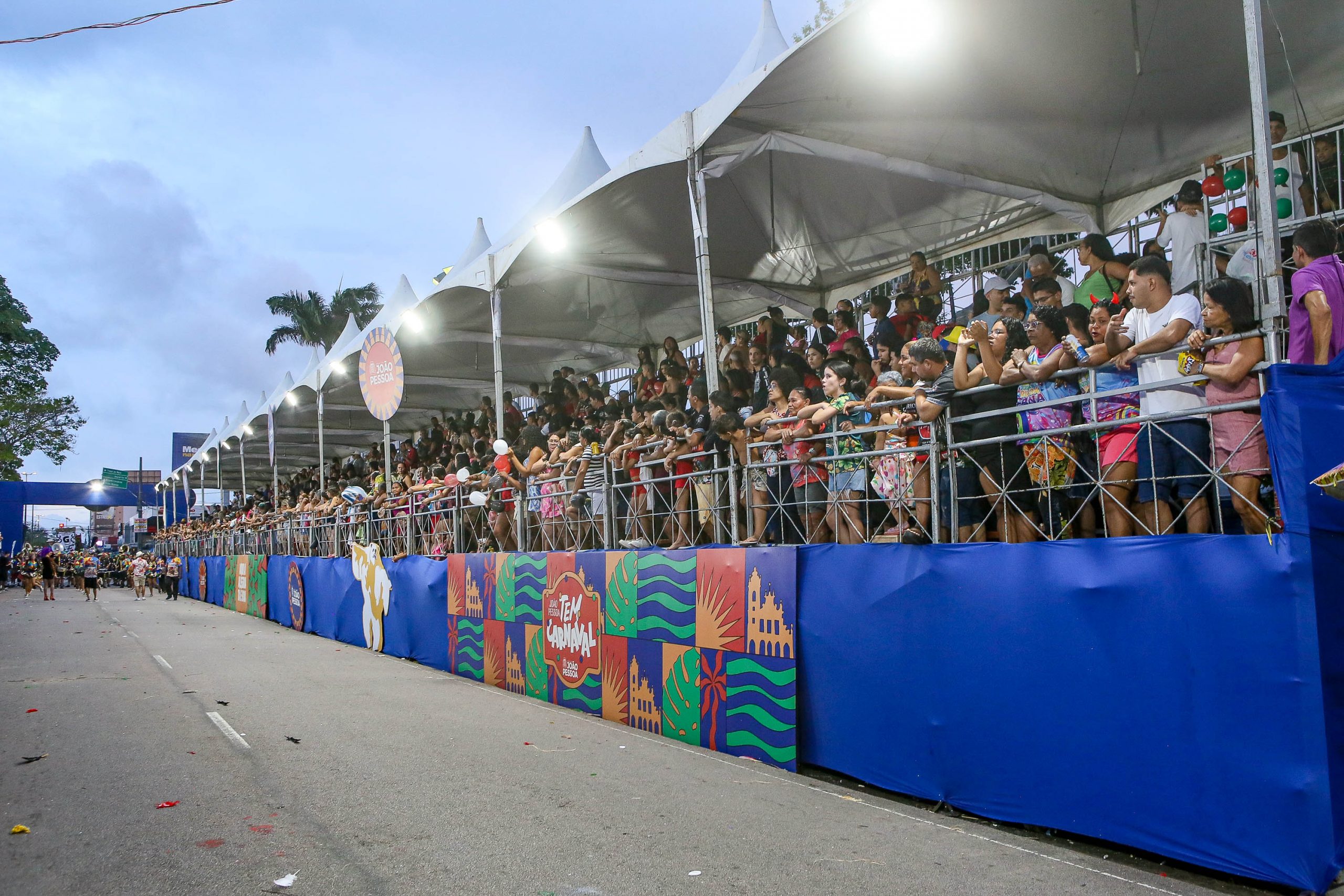 Carnaval Tradição 2026 terá desfile de 8 ala ursas neste sábado