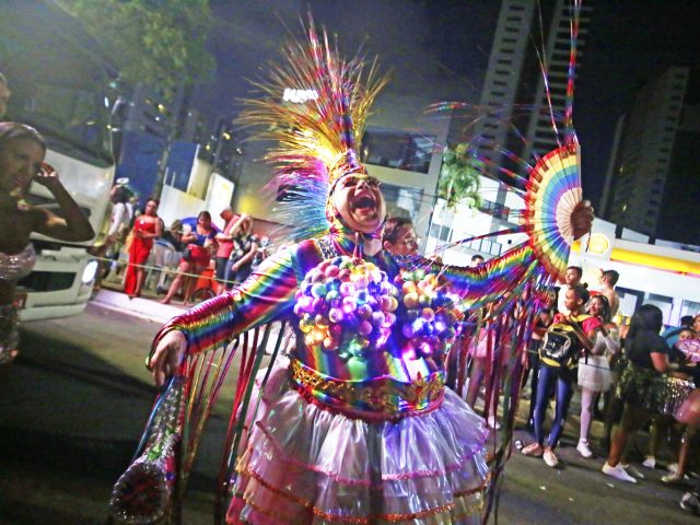 Claudia Leitte, Michele Andrade e outras 10 atrações devem arrastar multidão no bloco Virgens de Tambaú