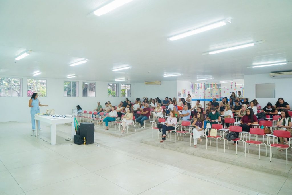 Secretaria de Saúde capacita médicos e enfermeiros da atenção básica para colocação do ‘Implanon’
