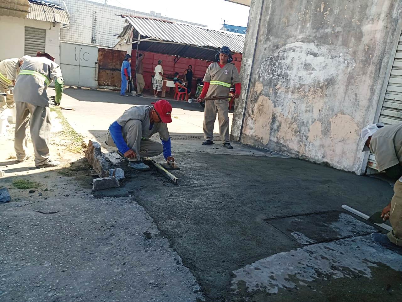 Sedurb realiza serviços de manutenção nos shoppings populares, mercados públicos, cemitérios e Cecaf