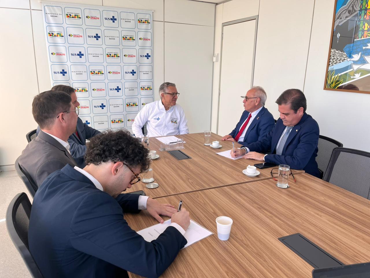 Cícero Lucena recebe do ministro da Saúde confirmação de um novo Hospital Oncológico em João Pessoa