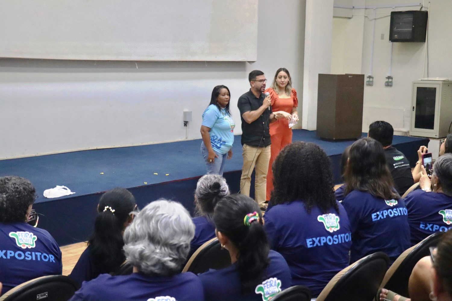 Sedurb reúne expositores da Feira Móvel para avaliação e planejamento mensal