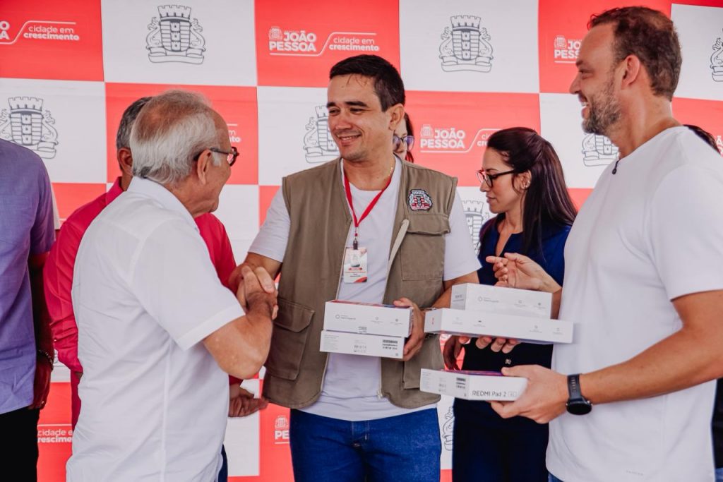 "Hoje é dia de latir e miar", responde Cícero sobre rumores sobre a disputa eleitoral e foca na programação dedicada à Causa Animal em João Pessoa 13 12392ebb 797a 4472 88dc 98df79fbd047 1