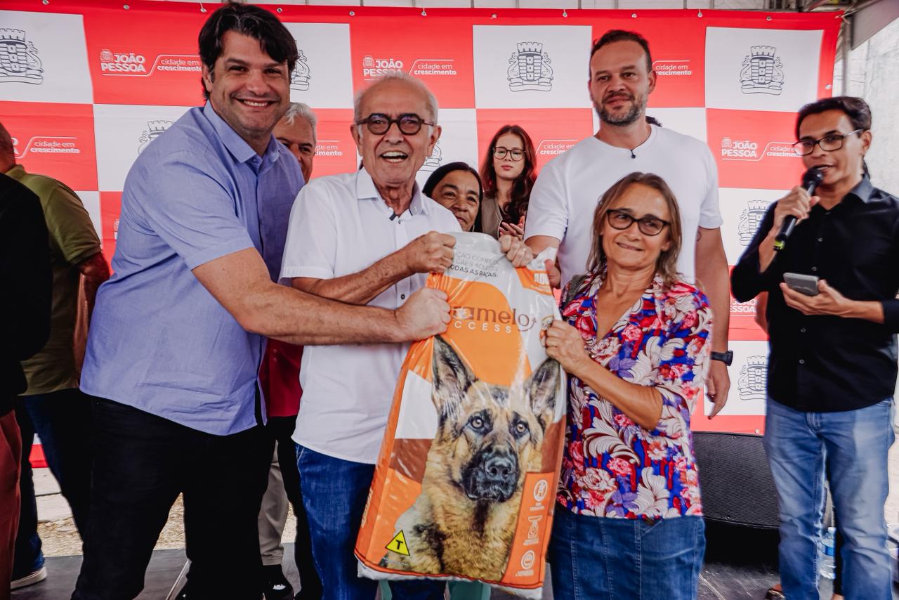 Cícero Lucena anuncia construção de novo Hospital do Pet e anexo ao já existente, durante programação dedicada à Causa Animal em João Pessoa