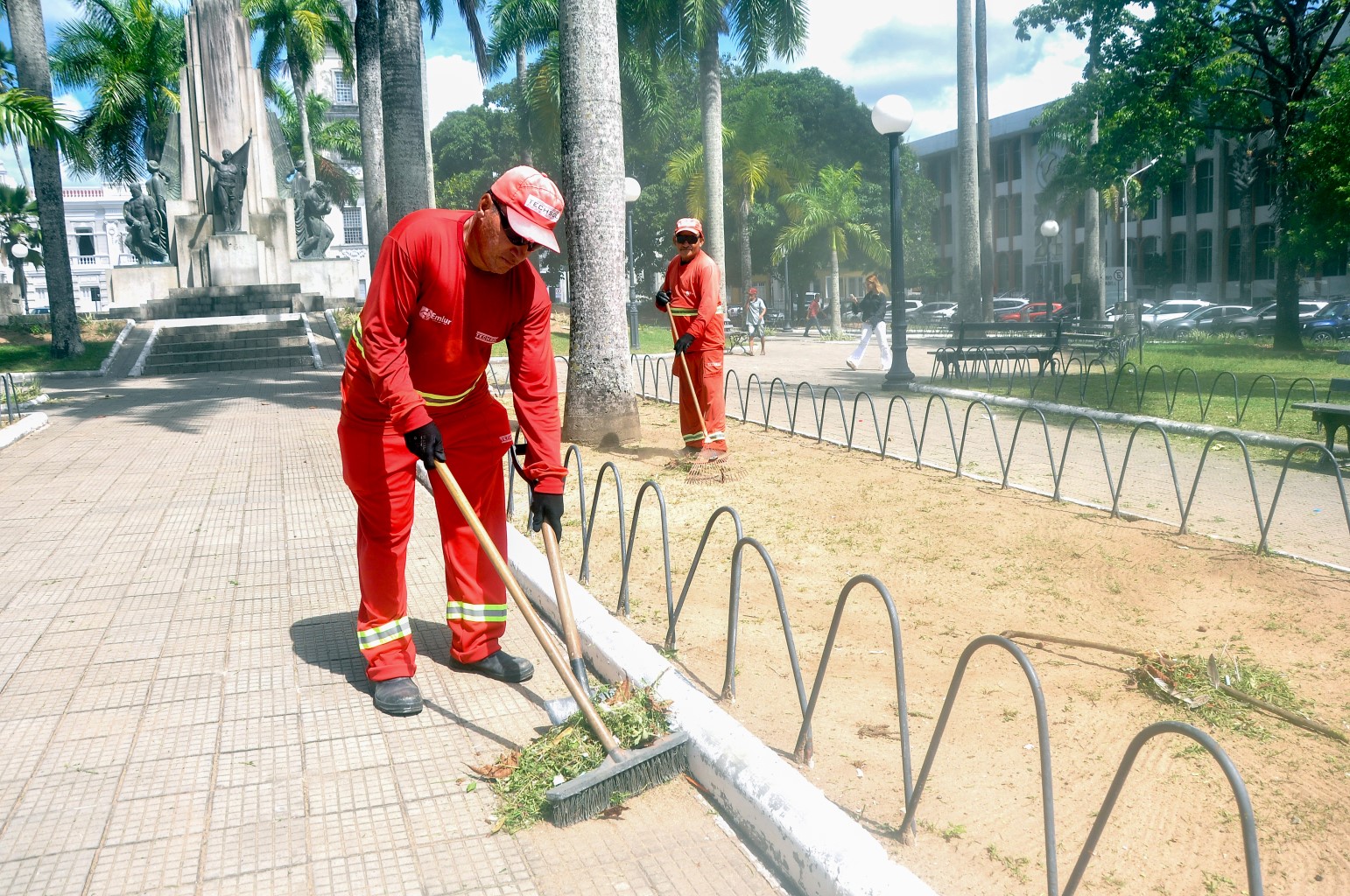 Emlur mantém força-tarefa de limpeza urbana em João Pessoa e garante serviços durante o fim de semana