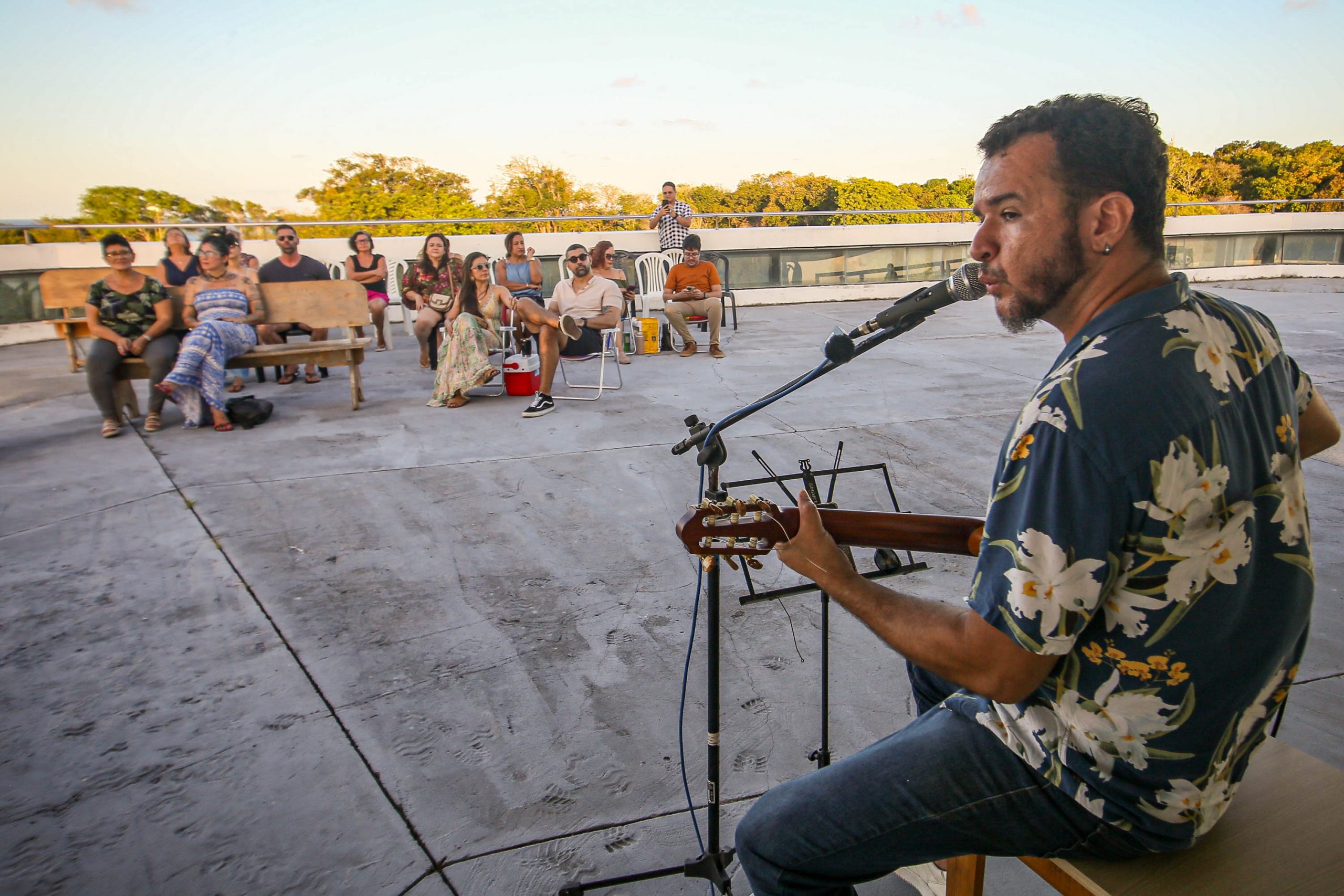 ‘Estação Por do Sol’ encanta pessoenses e turistas e fortalece a cena musical paraibana