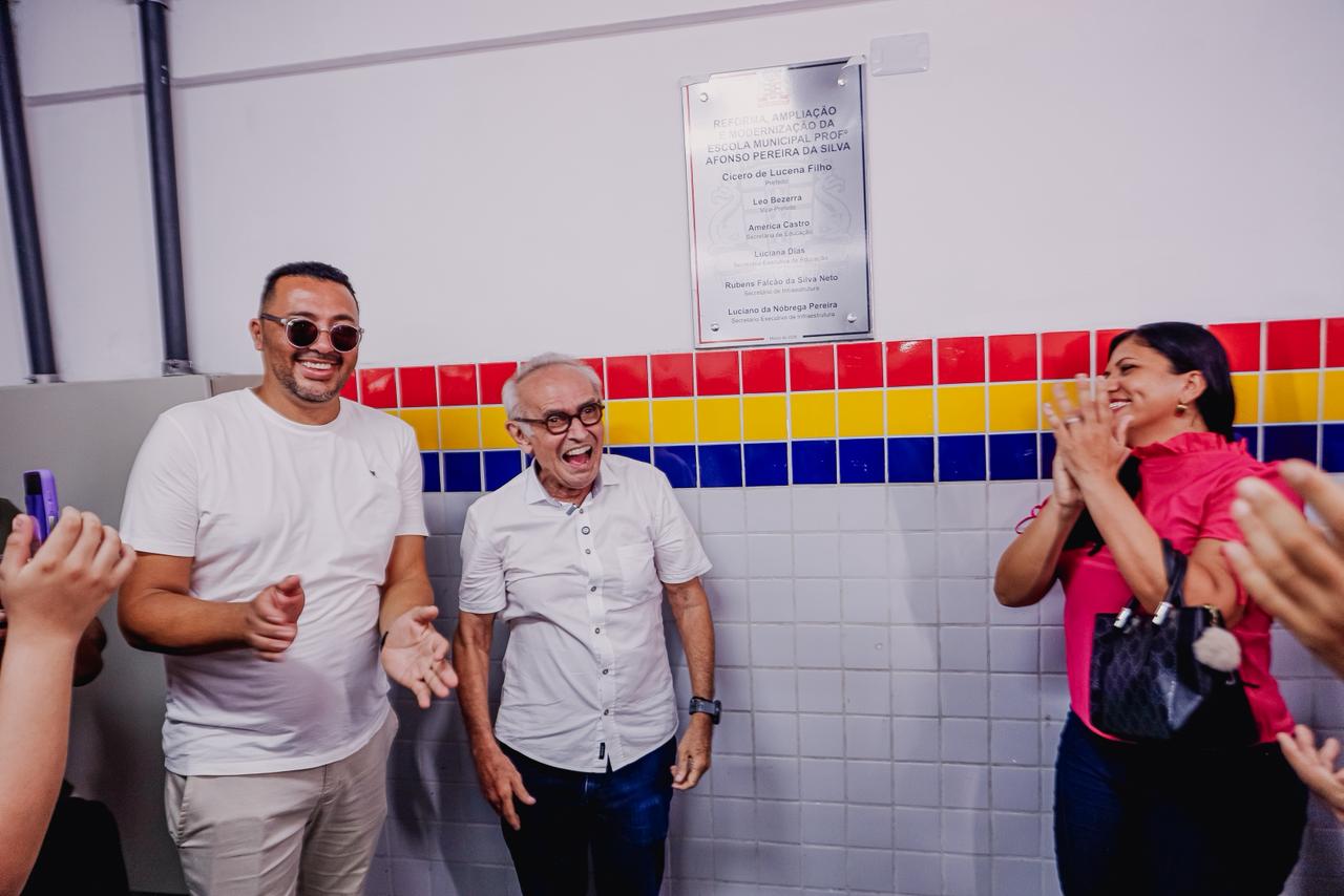 Cícero Lucena entrega Escola Afonso Pereira com novas salas, tecnologia e kits esportivos para alunos
