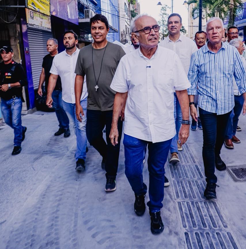 Cícero Lucena entrega revitalização do Ponto Cem Réis e da Duque de Caxias, ampliando ações no Centro Histórico 1 Seinfra entrega reforma Ponto de Cem Reis 2