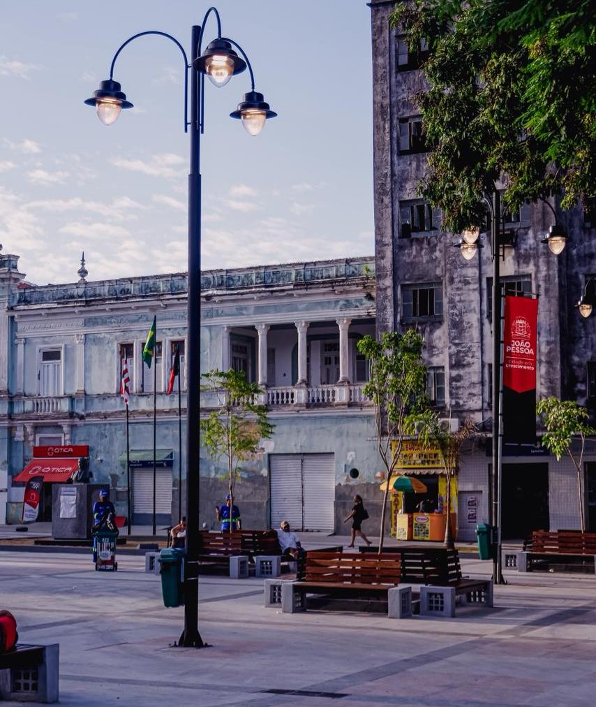 Cícero Lucena entrega revitalização do Ponto Cem Réis e da Duque de Caxias, ampliando ações no Centro Histórico 7 Seinfra entrega reforma Ponto de Cem Reis 4