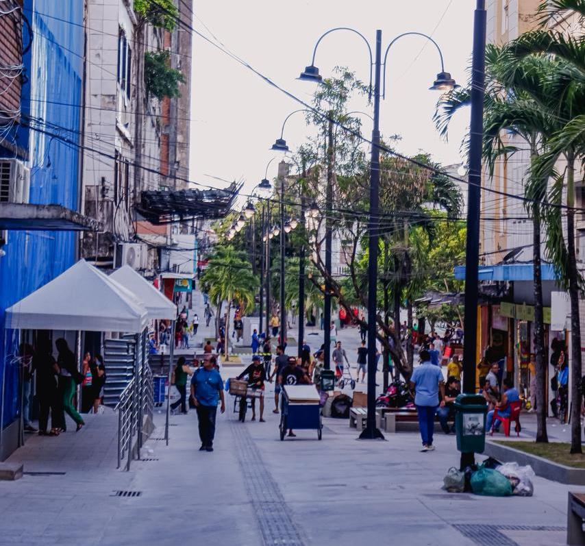 Cícero Lucena entrega revitalização do Ponto Cem Réis e da Duque de Caxias, ampliando ações no Centro Histórico 4 Seinfra entrega reforma Ponto de Cem Reis