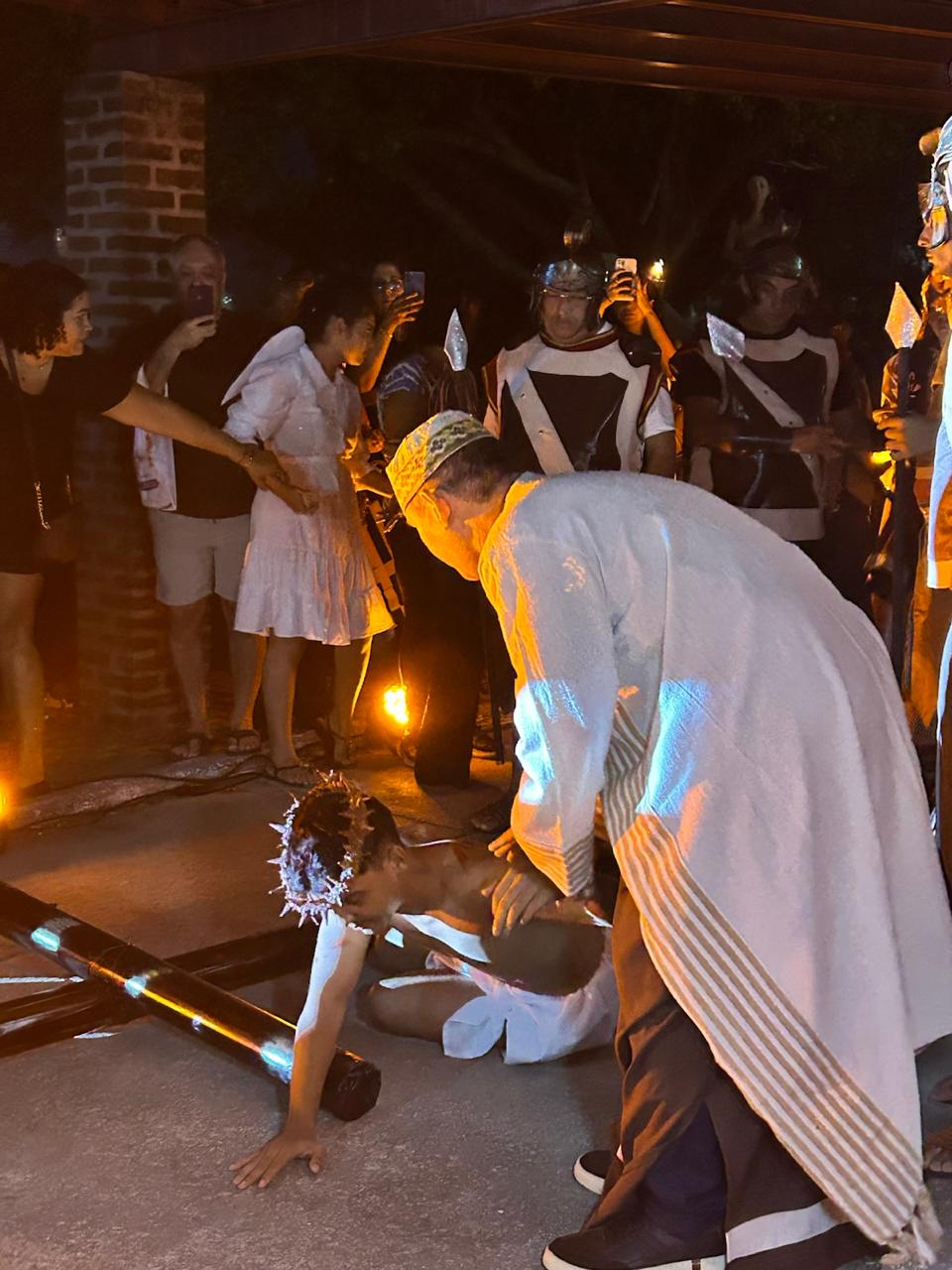 Apae emociona público com espetáculo ‘Paixão de Cristo: inclusão que transforma’