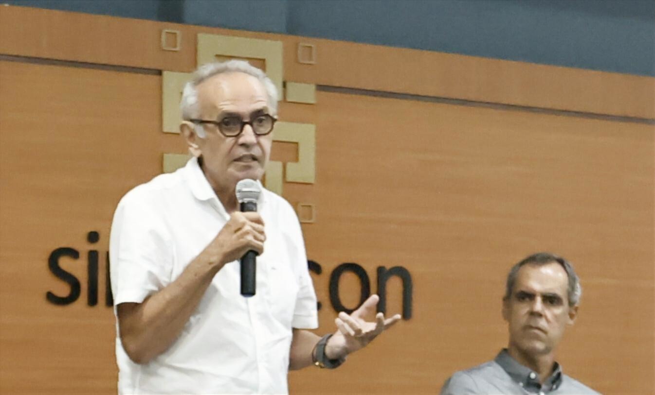 Cícero Lucena apresenta novo sistema digital para agilizar emissão de alvarás em João Pessoa