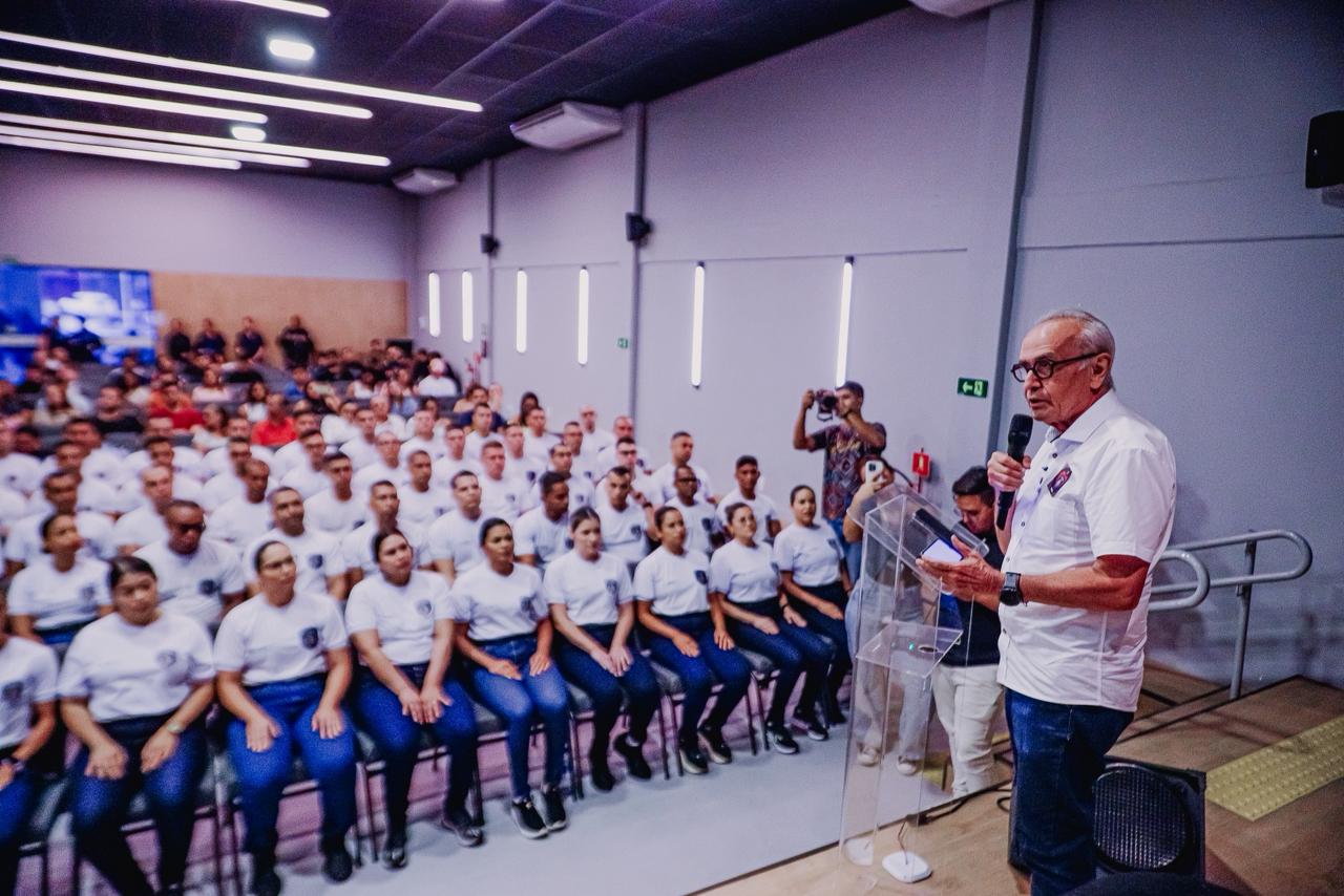 Cícero Lucena inicia formação de 52 novos guardas-civis metropolitanos