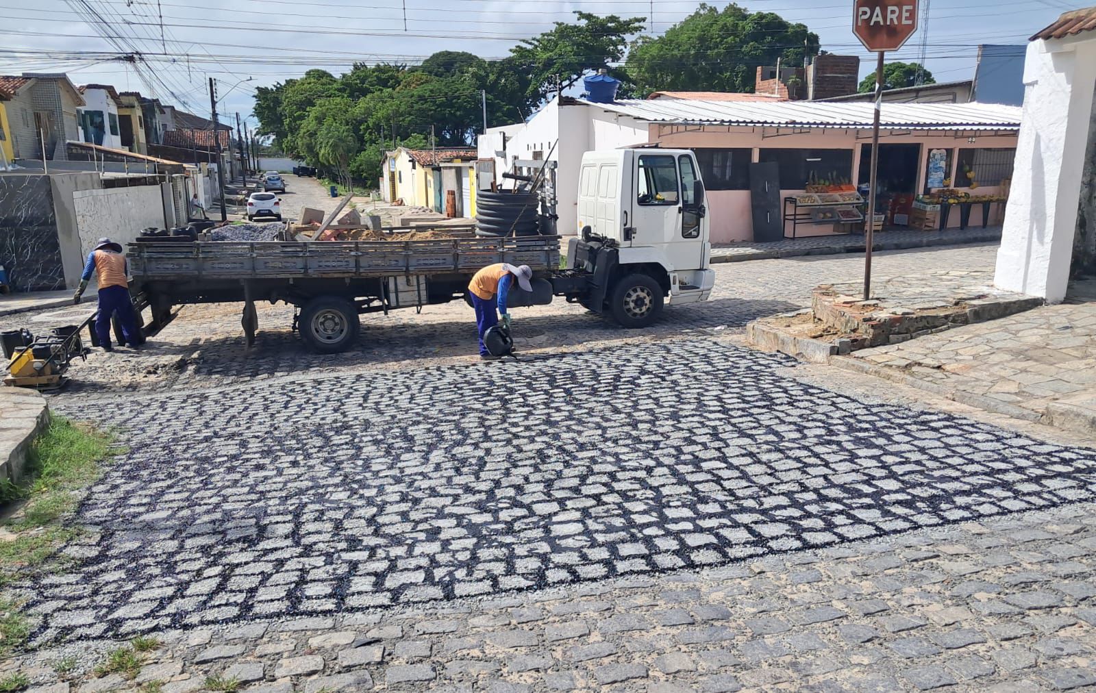 Seinfra inicia a semana com operação tapa-buraco em mais de 30 bairros da Capital
