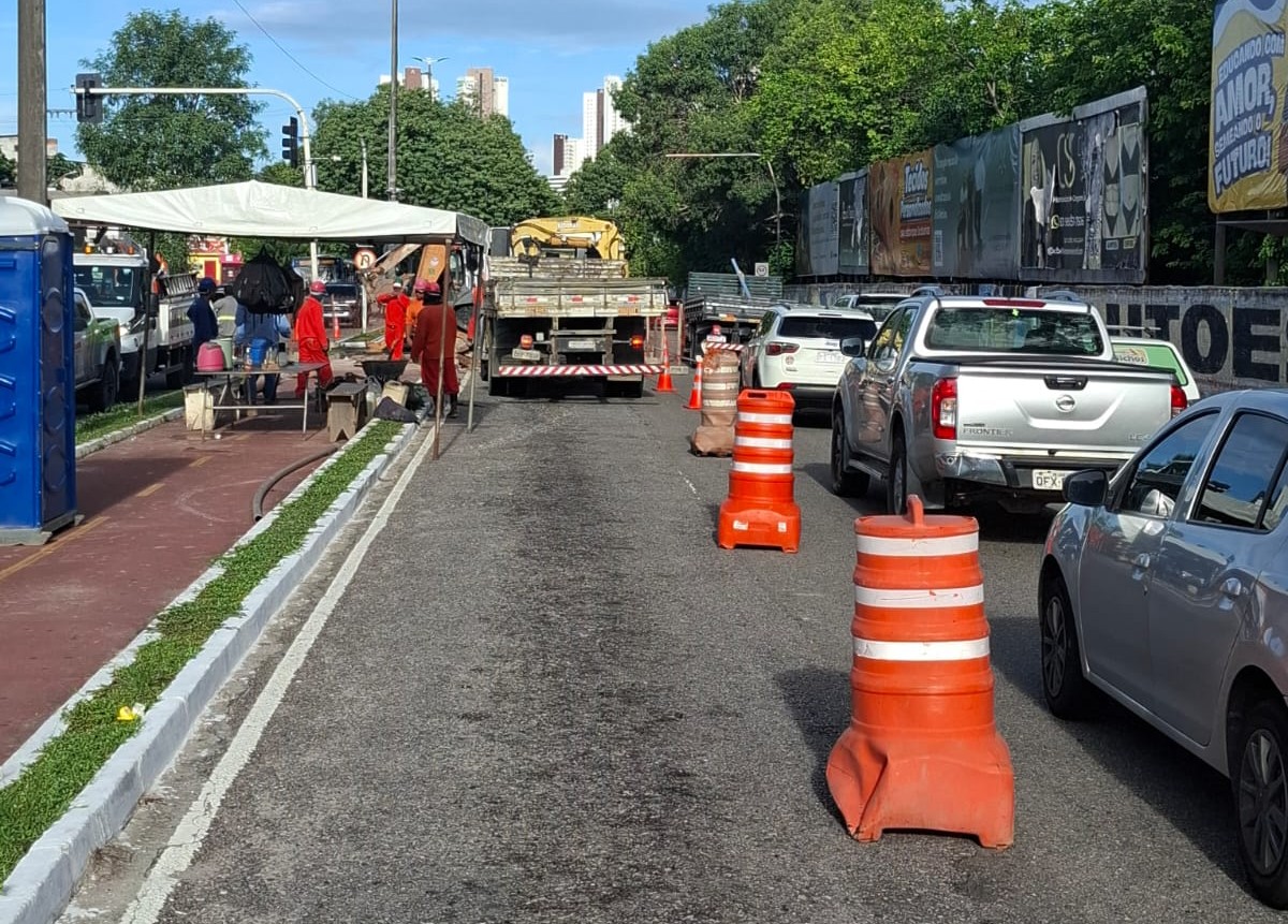 Obra emergencial interdita parcialmente a Avenida Beira-Rio e altera o trânsito na região