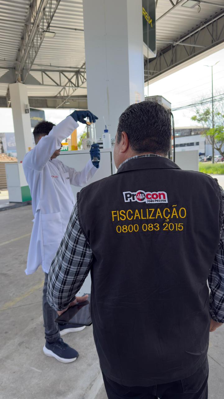 Procon-JP interdita posto de combustível por desconformidade na gasolina e no álcool