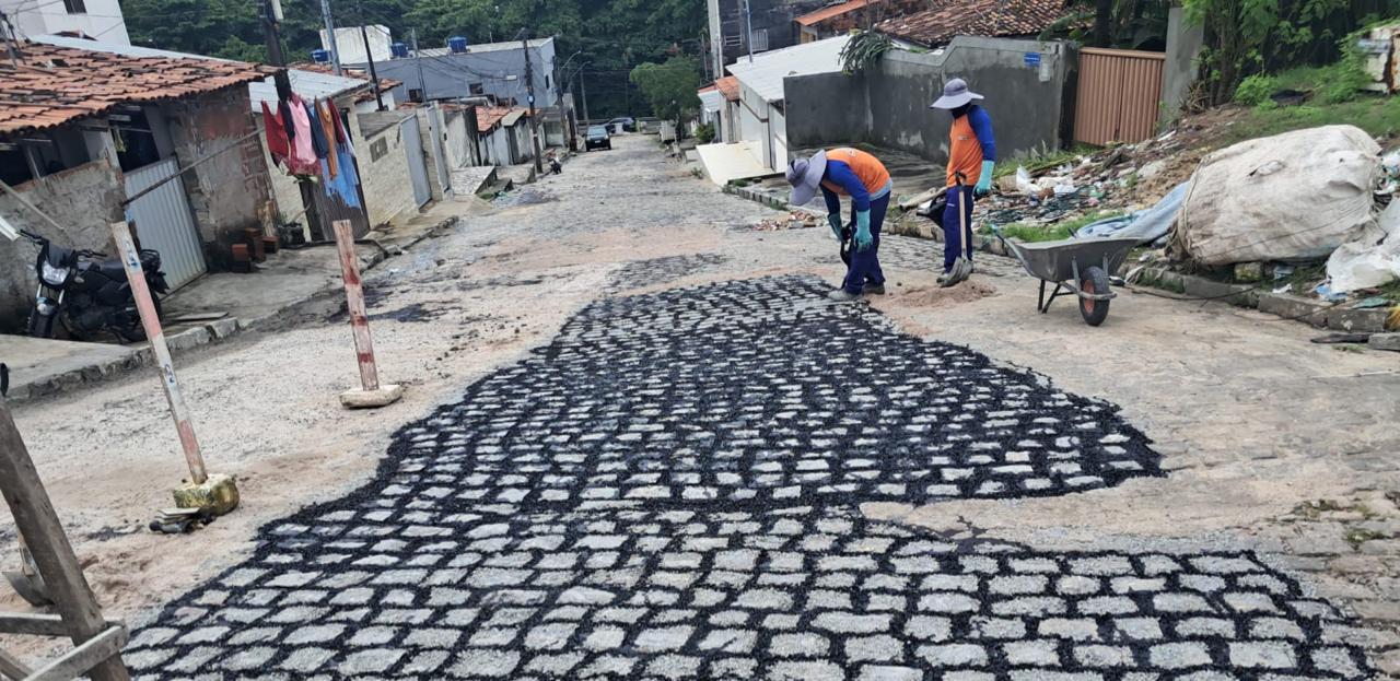 Seinfra inicia a semana com Operação Tapa-Buraco em 31 bairros da Capital