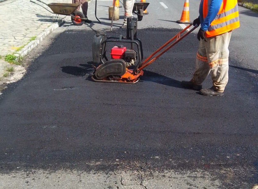 Seinfra realiza serviços da operação tapa-buraco em 30 bairros de João Pessoa