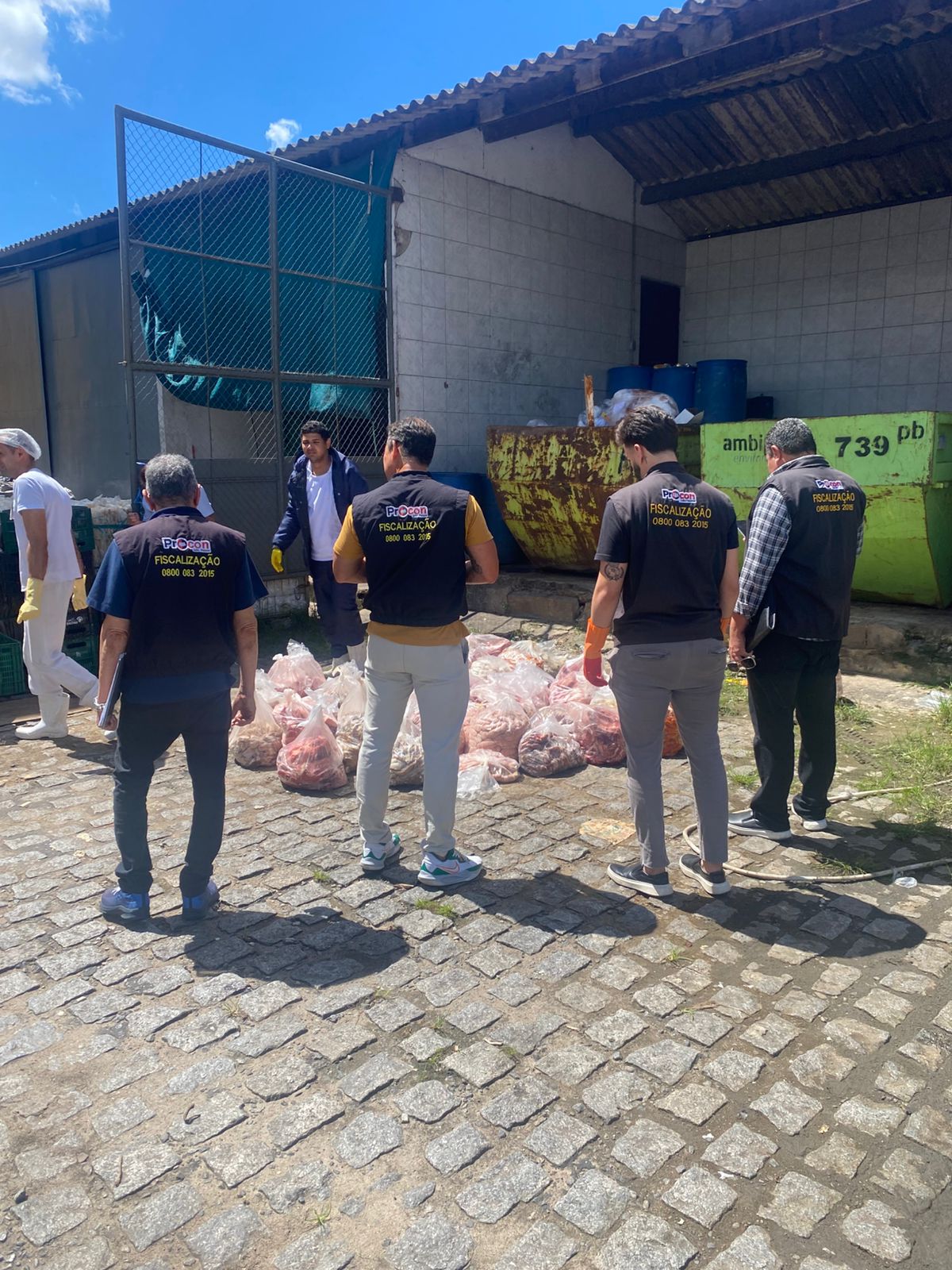 Procon-JP segue denúncia de consumidor e apreende mais de 750kg de carne em supermercado