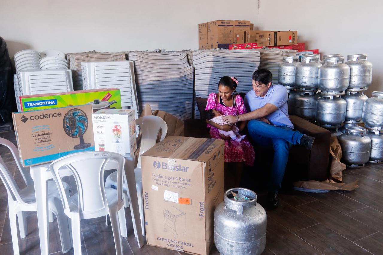 Leo Bezerra inicia distribuição de equipamentos domésticos para famílias afetadas pelas chuvas em João Pessoa